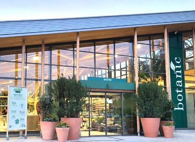 Façade du magasin botanic de Camblanes-et-Meynac